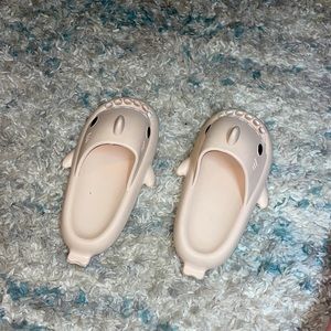 Shark slides